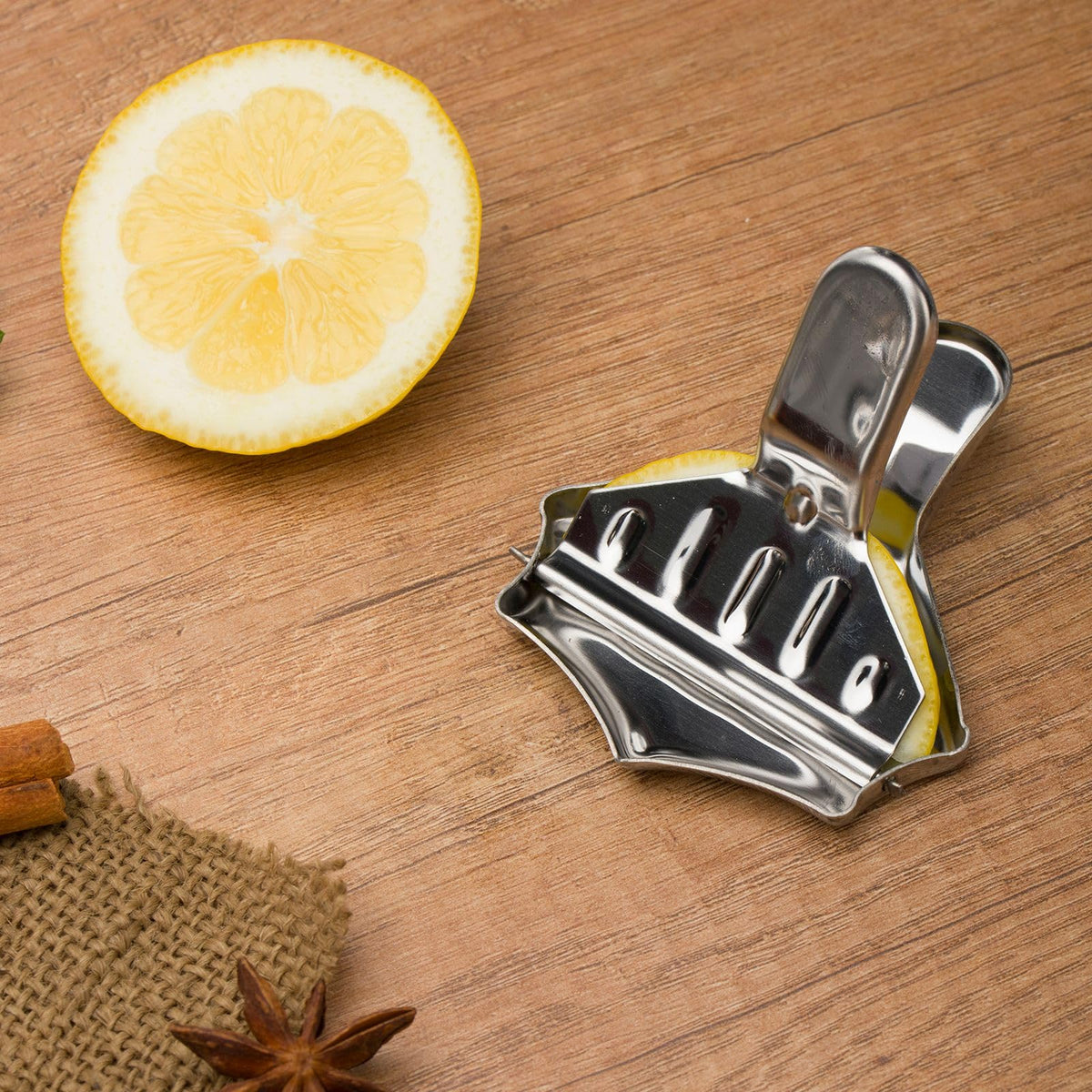 Lemon slice squeezer by Westmark – A, Alloy Steel, De, Model 90882280