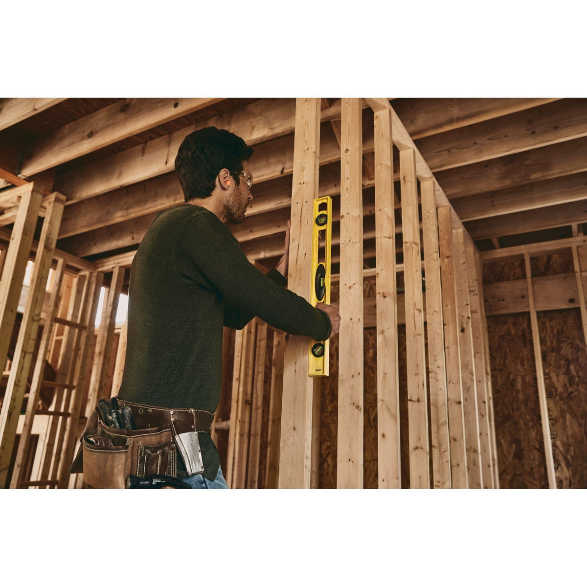 24 Inch Level by STANLEY – EA, High-Impact ABS, Black, Model 42-468