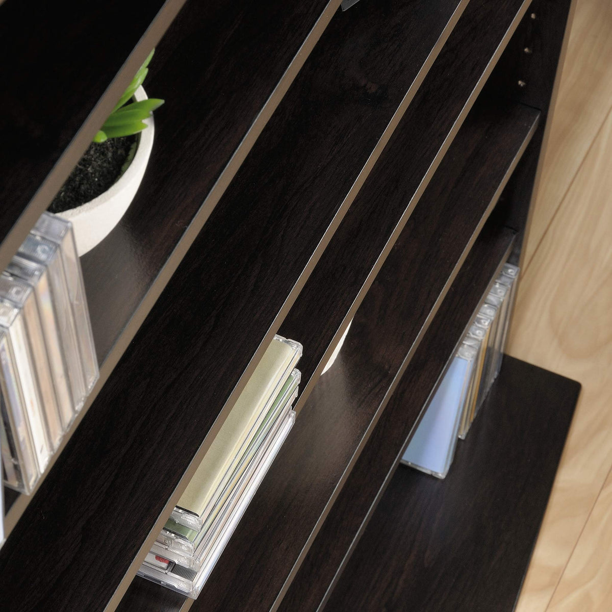 Sauder Cinnamon Cherry / L:32.44" x W:9.41" x H:45.35 / Tower Media Storage