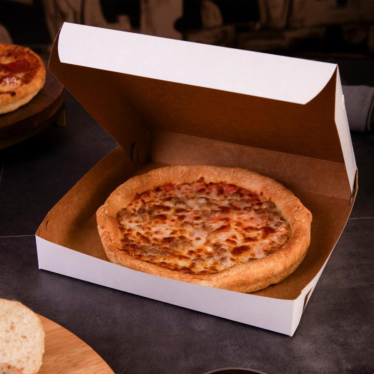 SCT Clay Coated Kraft Paperboard White Pizza Box by SOUTHERN CHAMPION TRAY – 9" Length x 9" Width x 1-1/2" Height, Cardboard, White, Pack of 100, Model 1405