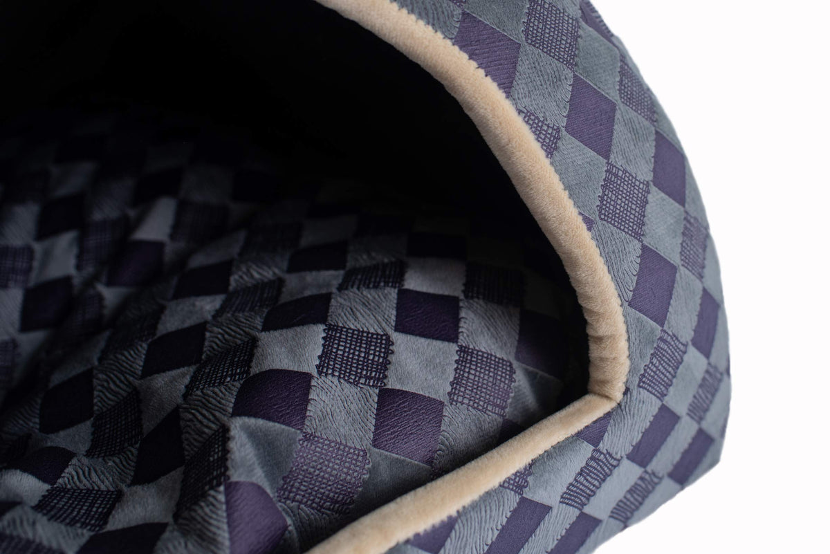 Cat Bed Model by Armarkat – 16.5"L x 13"W x 16.5"H, Fabric, Purple/Gray, Model C65HHG/LS