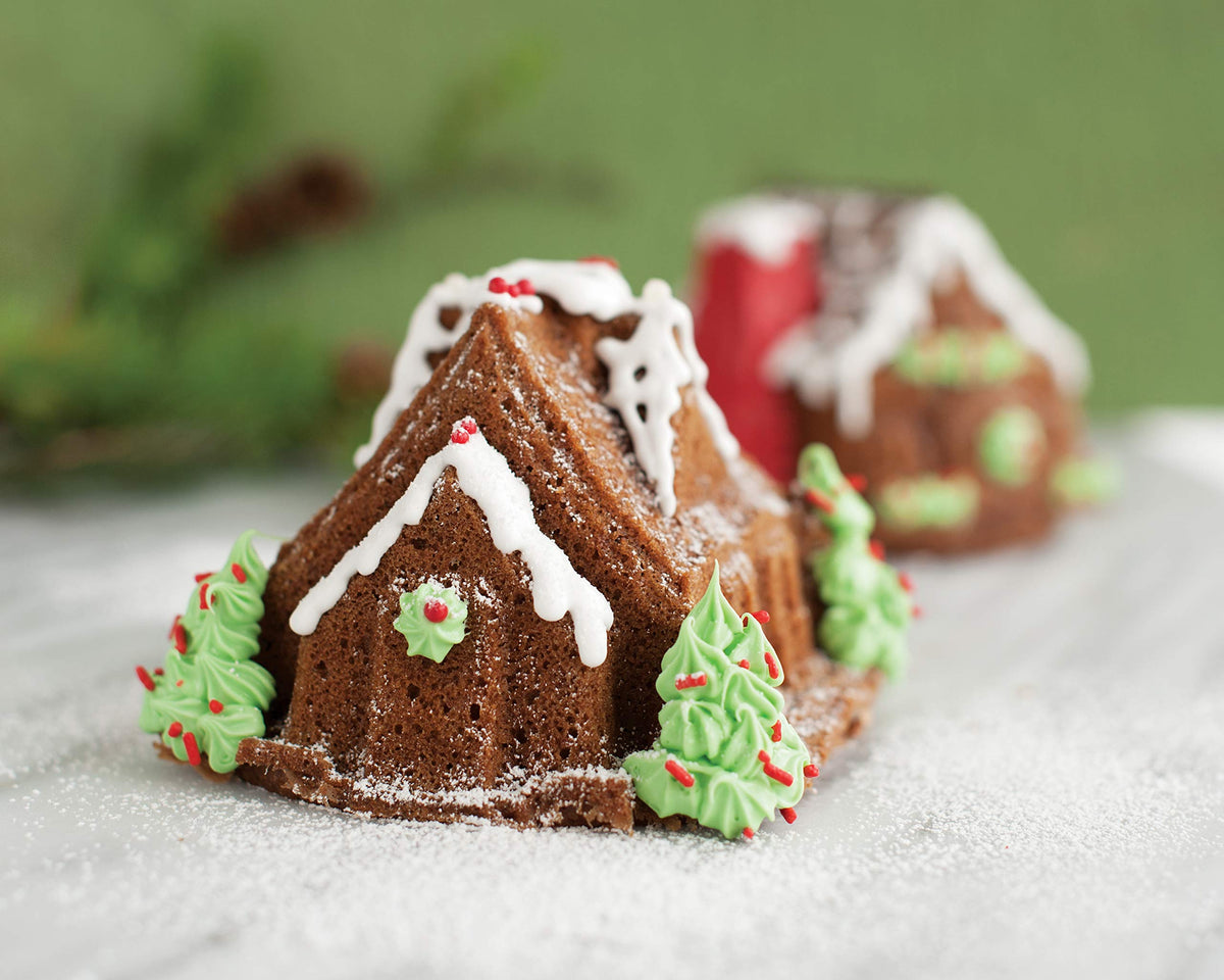 Nordic Ware Gingerbread House Duet Cake Pan, 5-Cup Capacity, Silver