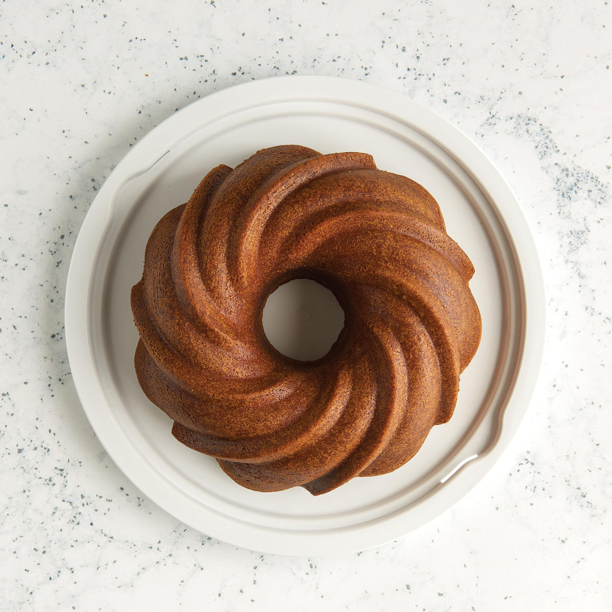 Formed Swirl Bundt with Keeper by Nordic Ware – 10 Cup, 10.0 cups, Aluminum, Twilight Blue with Keeper, Model 52022AMZM