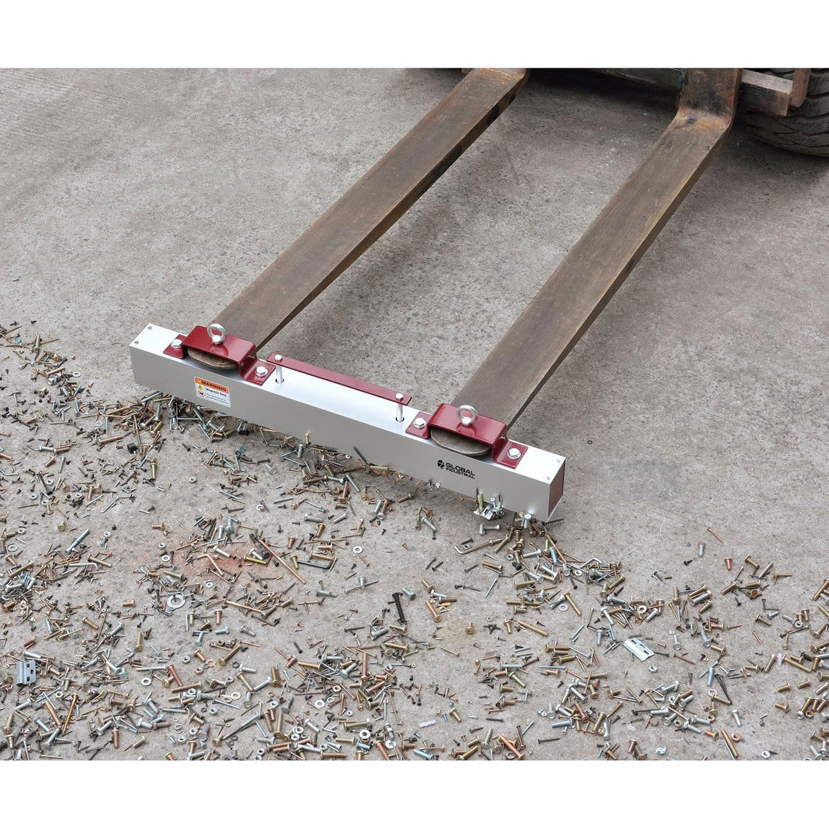 Global Industrial 3"L x 36"W x 3"H / Silver / Industrial Magnetic Sweepers
