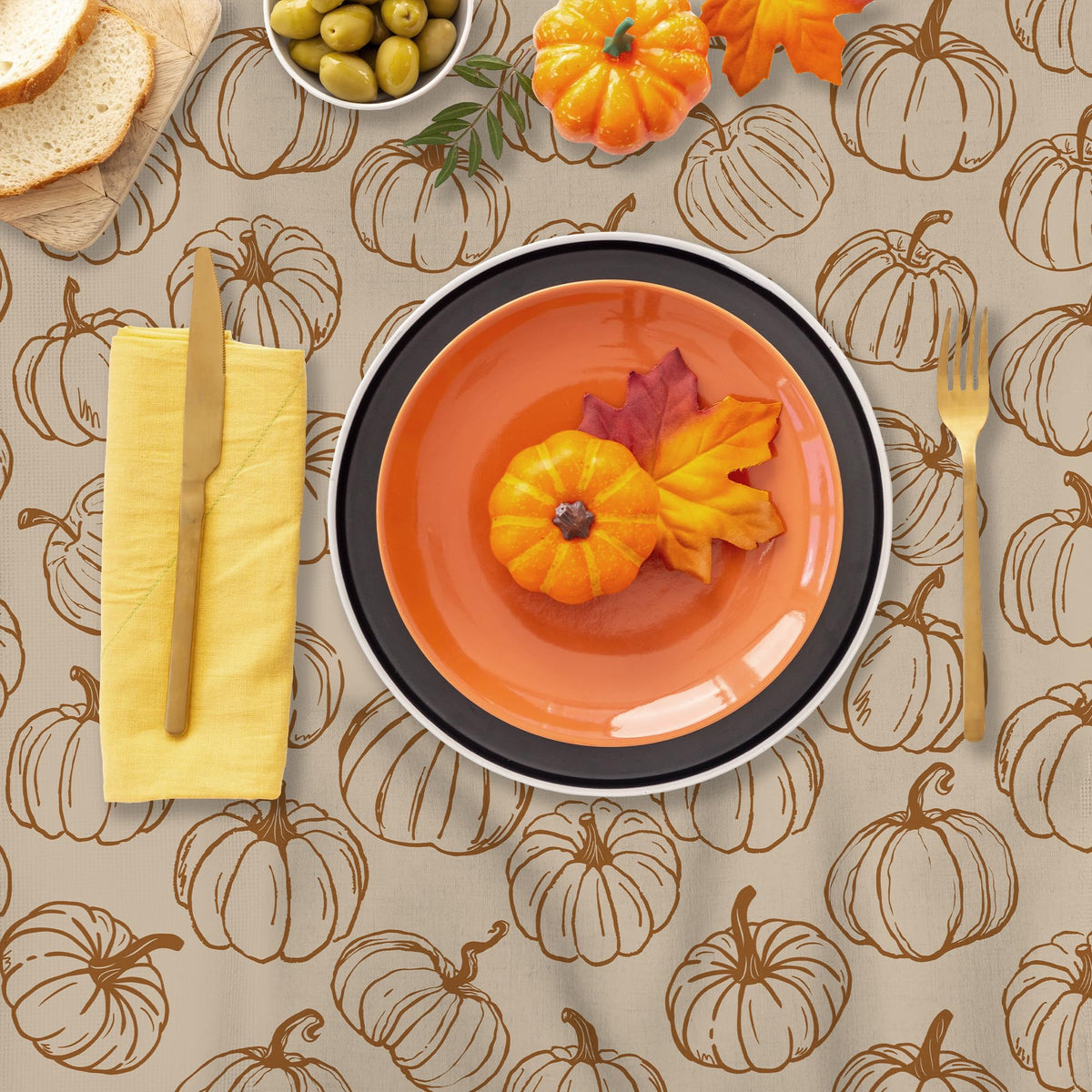 JNDJE Round Tablecloth, 60 Inch Diameter, Fall Pumpkins