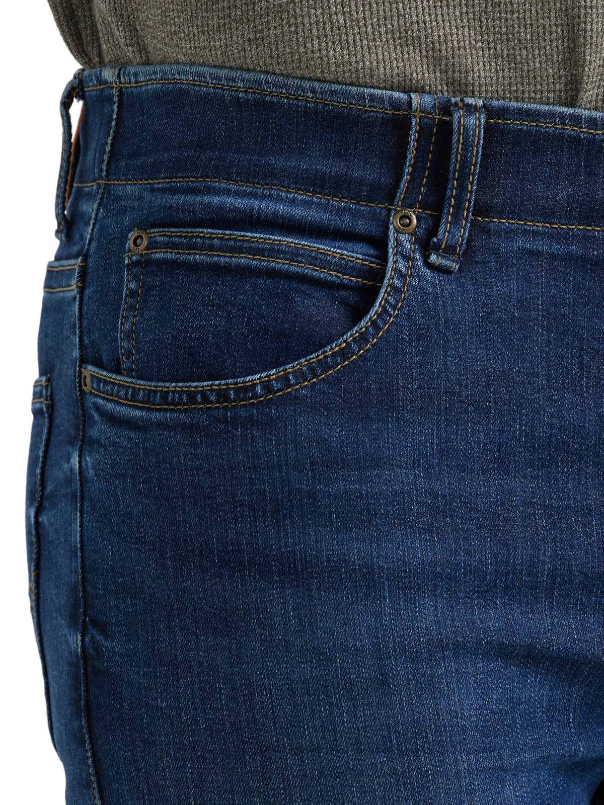 Men's Extreme Motion Regular Straight Jean Night Owl 34W x 32L by Lee – 34W x 32L, Cotton, Night Owl, Model 20160-51-34W x 32L