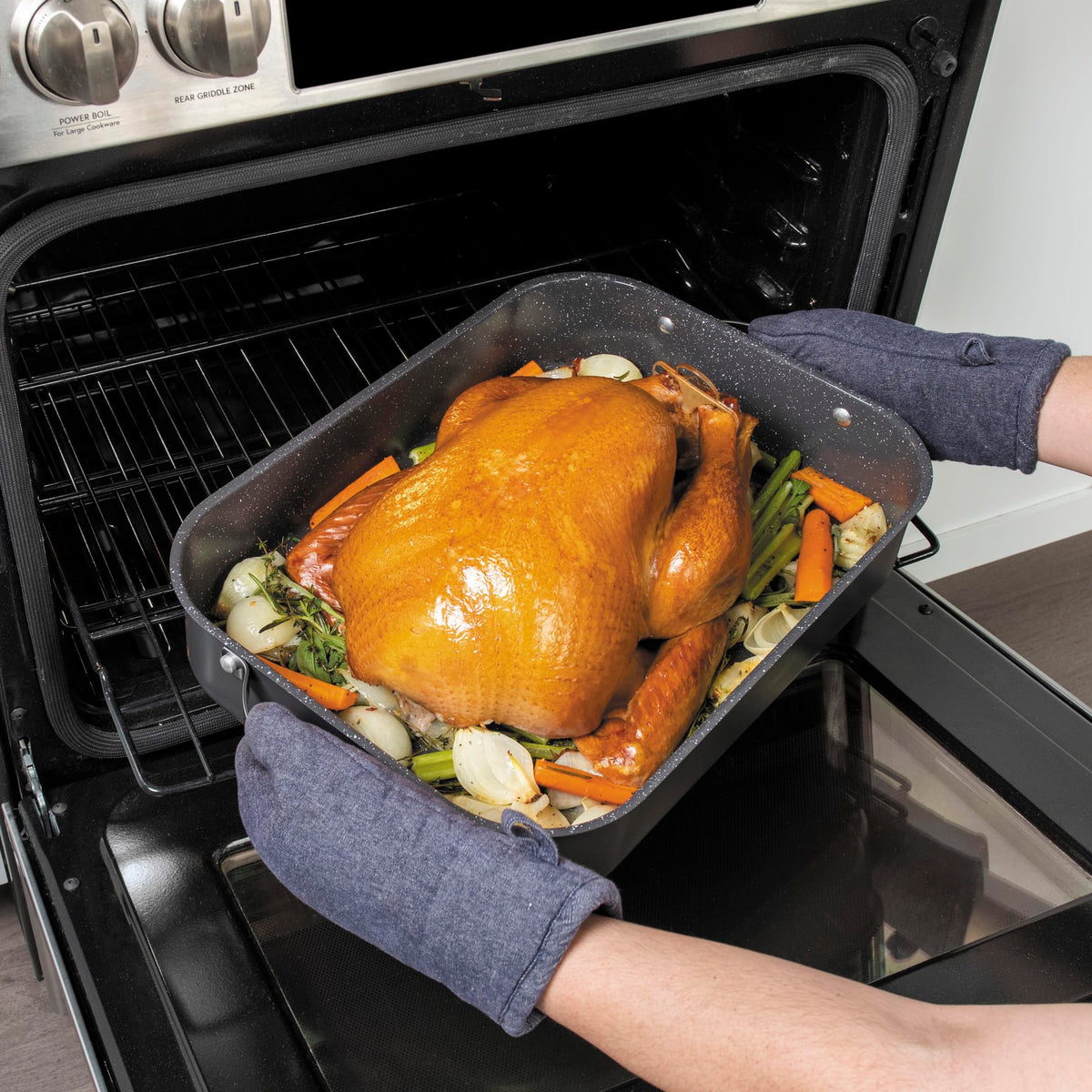 Nordic Ware Extra Large / Ceramic Nonstick / 1 Roasting Pans