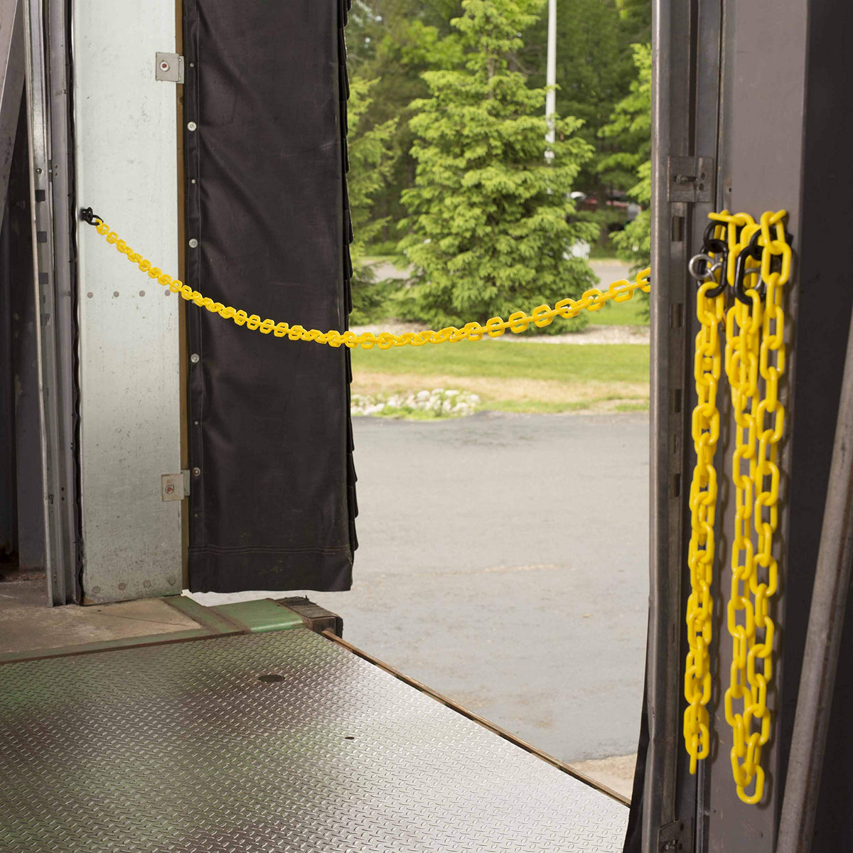 Plastic Barrier Chain by Mr. Chain – 1.5 IN, High Density Polyethylene with UV Inhibitors, YELLOW, Model 30002-25