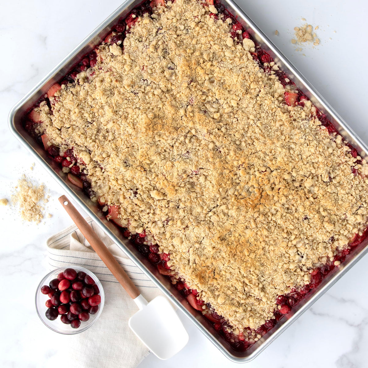 Naturals Big Batch Pan with Recipe Booklet by Nordic Ware – Extra-Large High-Sided + Recipe Booklet, Aluminum, Natural, Model 35709AMZM