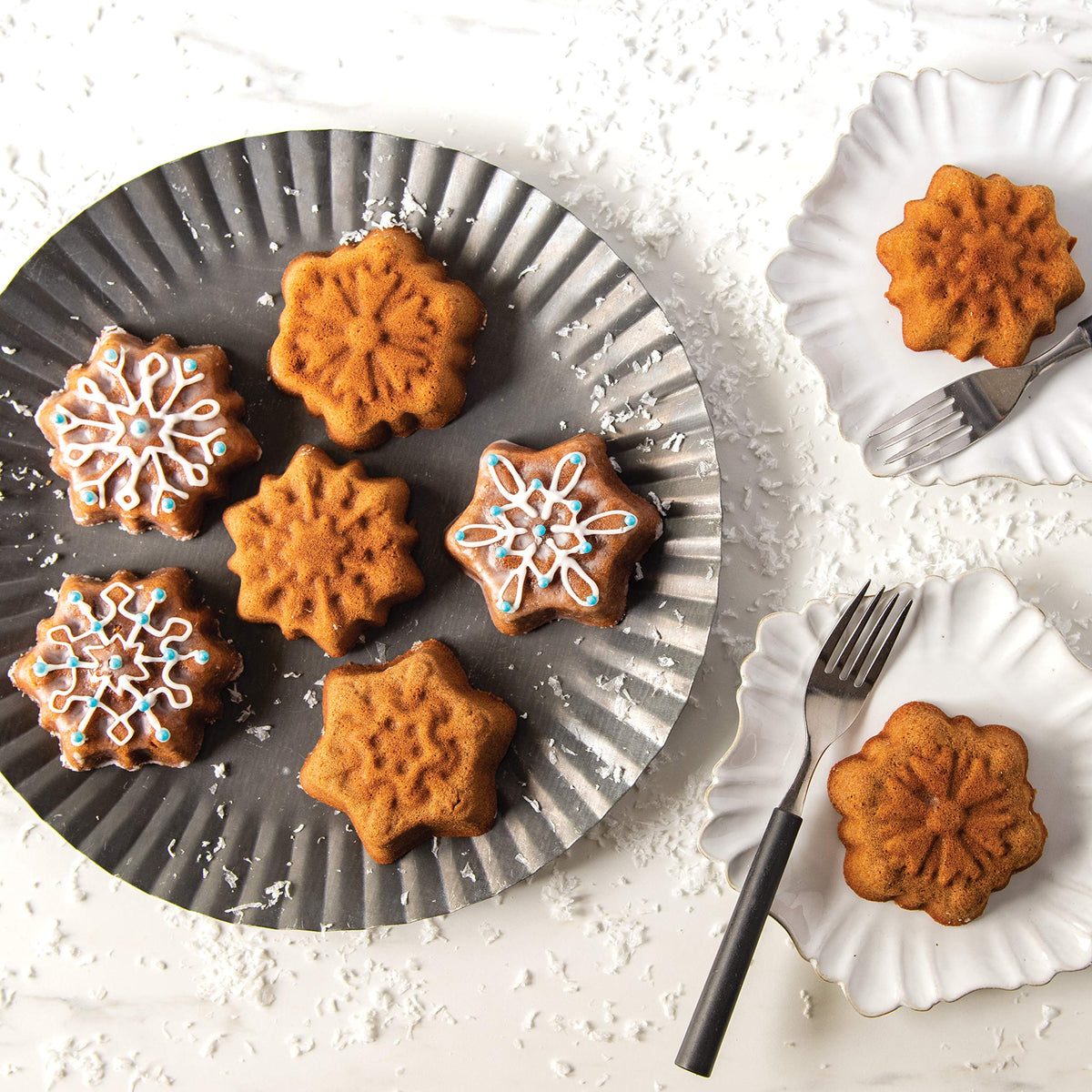 Nordic Ware Snowy Day Formed Mini Cake Pan / 2.5-Cups / White Specialty & Novelty Cake Pans