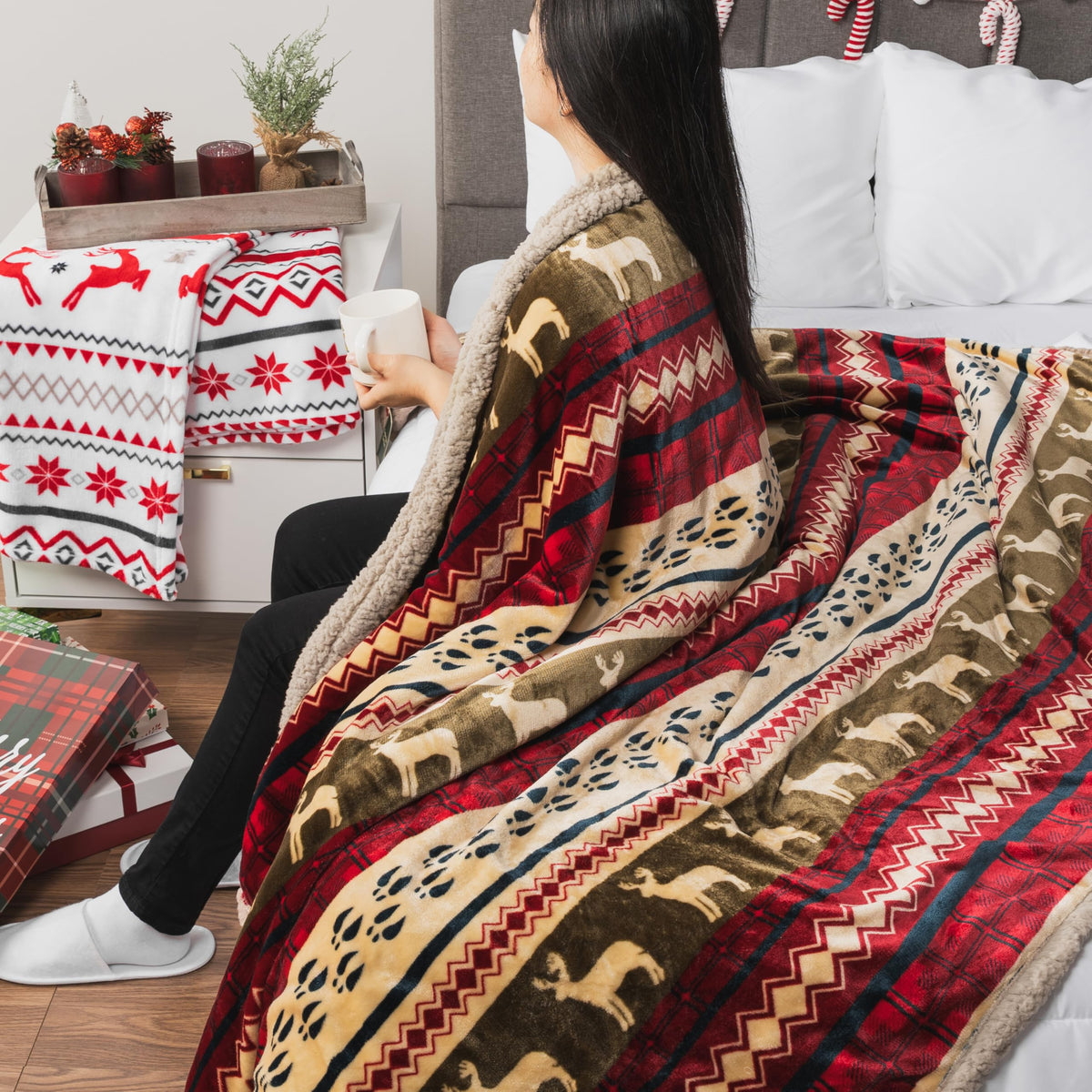 Pavilia Reindeer Cabin Sherpa Throw Blanket, 50x60 Inches, Red