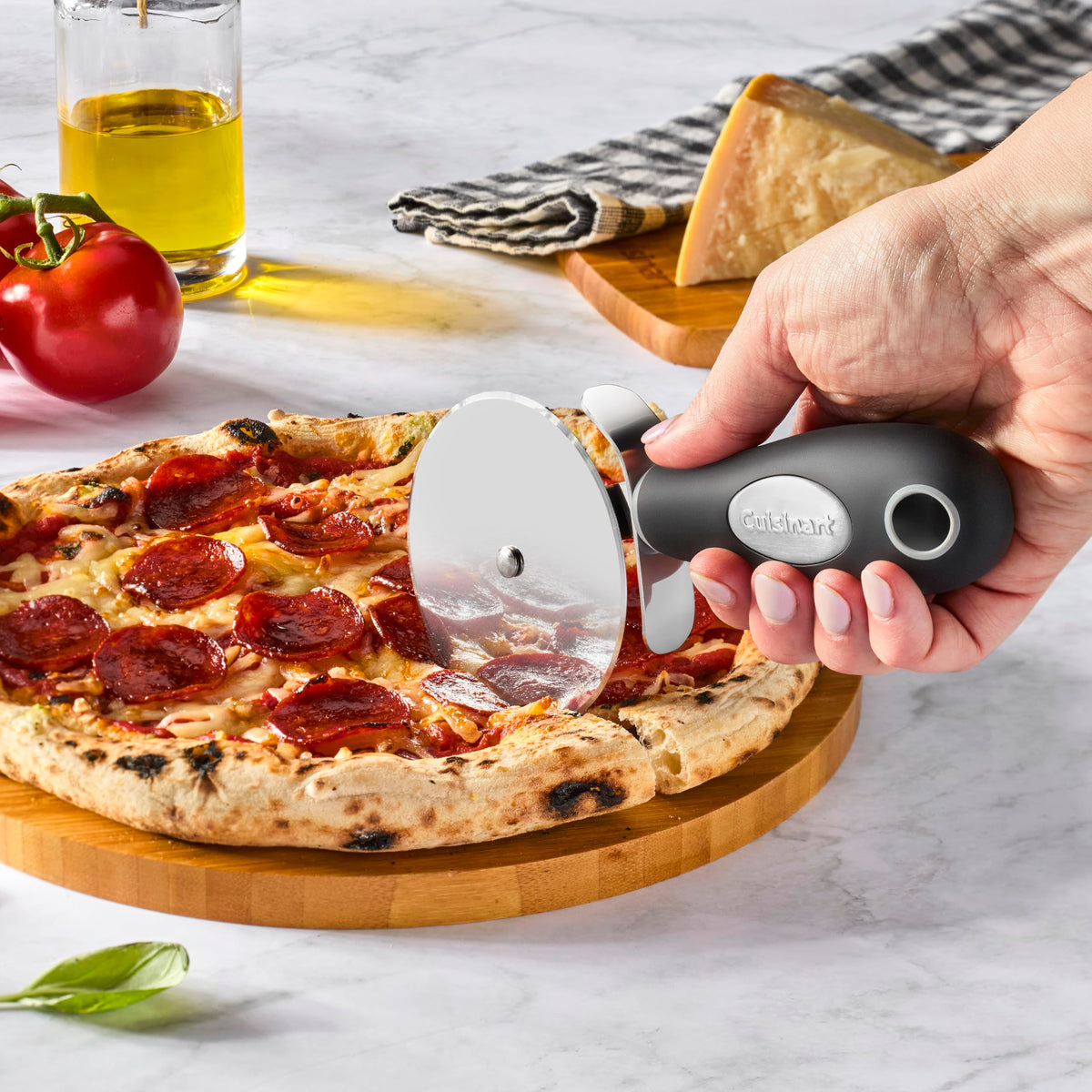 Comfort Prep Collection Pizza Cutter by Cuisinart – Pizza Cutter, Stainless Steel, Black, Model CTG-32-PC