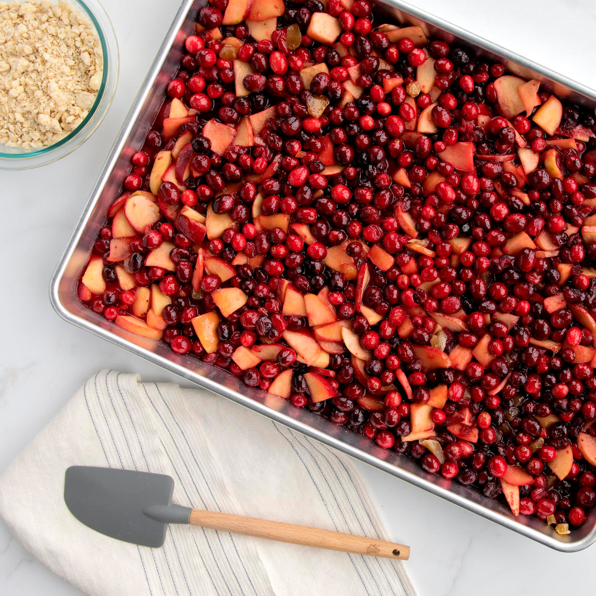 Naturals Big Batch Pan with Recipe Booklet by Nordic Ware – Extra-Large High-Sided + Recipe Booklet, Aluminum, Natural, Model 35709AMZM