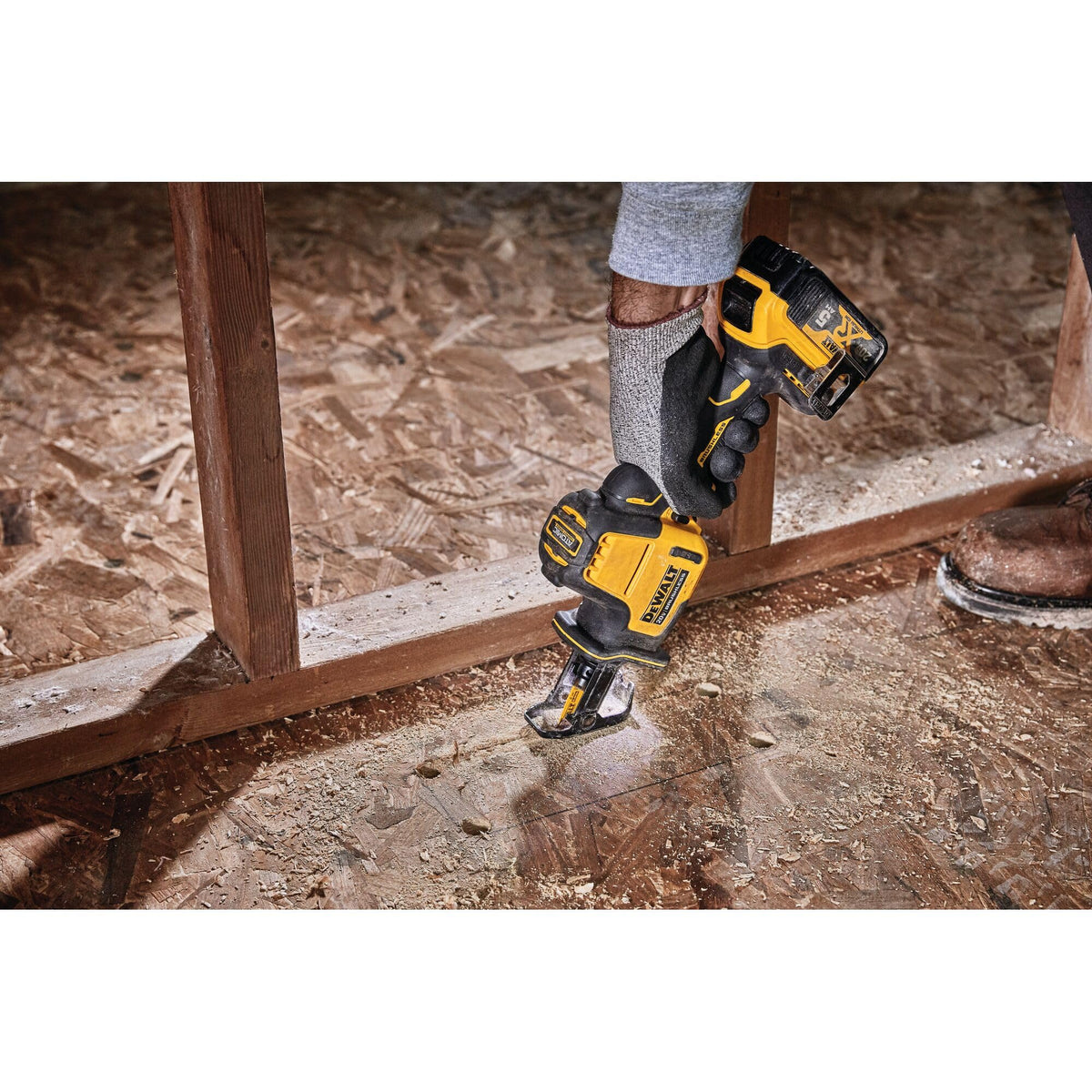 ATOMIC 20V MAX* Reciprocating Saw by DEWALT – One Size, Blend, Multi, Model DCS369B