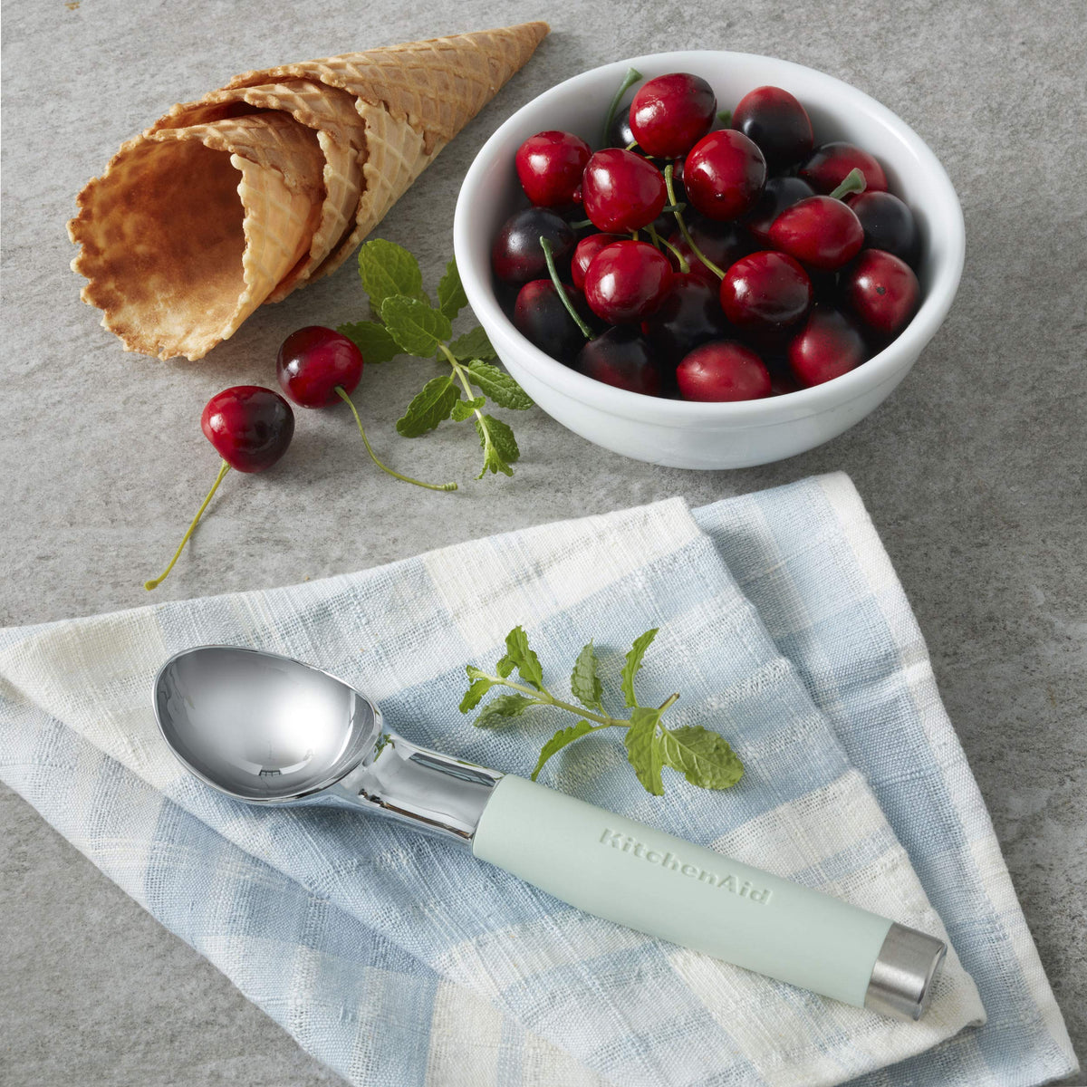 KitchenAid Matte Pistachio / One Size / 1 Ice Cream Scoops
