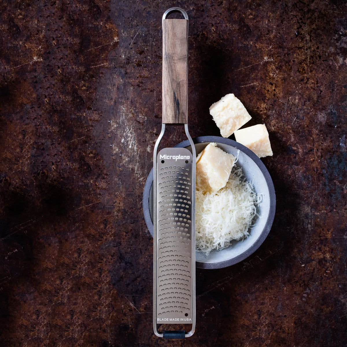 Zester Grater for Citrus Fruits by Microplane – Zester, Stainless Steel Walnut Wood, Stainless Steel & Walnut Wood, Model 43320E