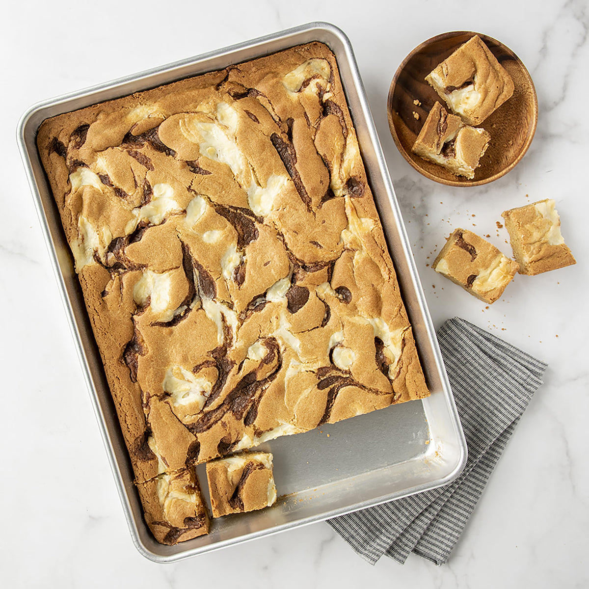 High-Sided Naturals Aluminum by Nordic Ware – High-Sided Sheet, 0.0 ounces, Aluminum, Natural, Model 44700
