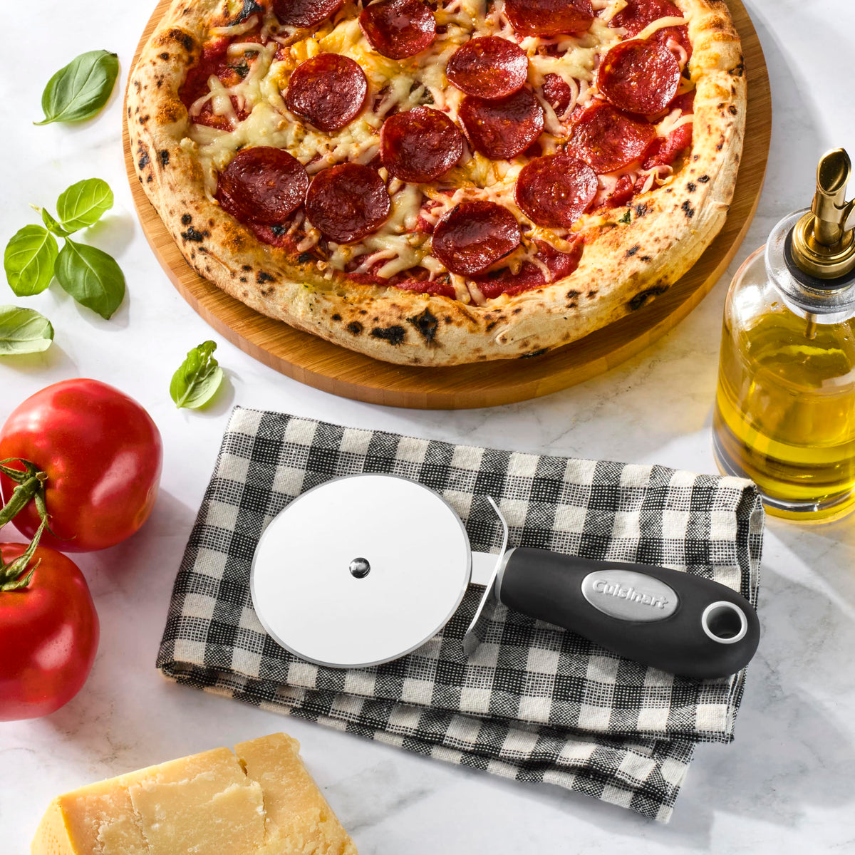 Comfort Prep Collection Pizza Cutter by Cuisinart – Pizza Cutter, Stainless Steel, Black, Model CTG-32-PC