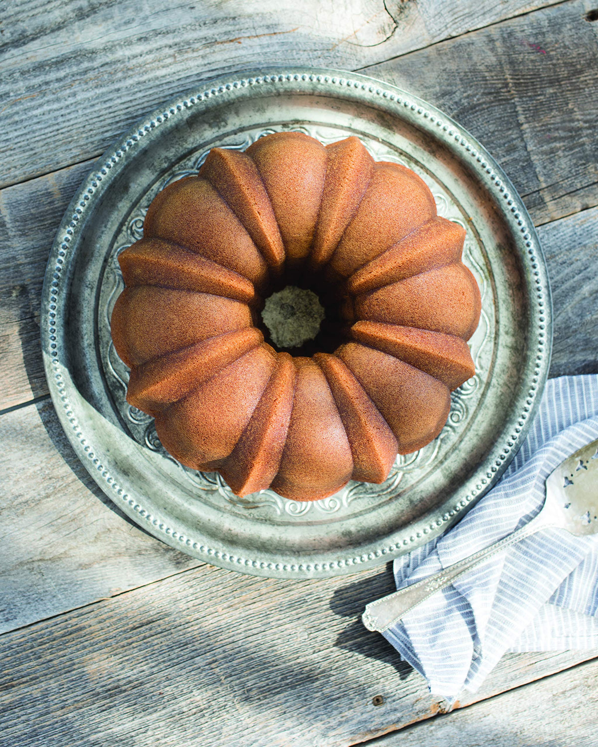 Nordic Ware Gold / 15 Cup (Pack of 3) / Pan Bundt Pans