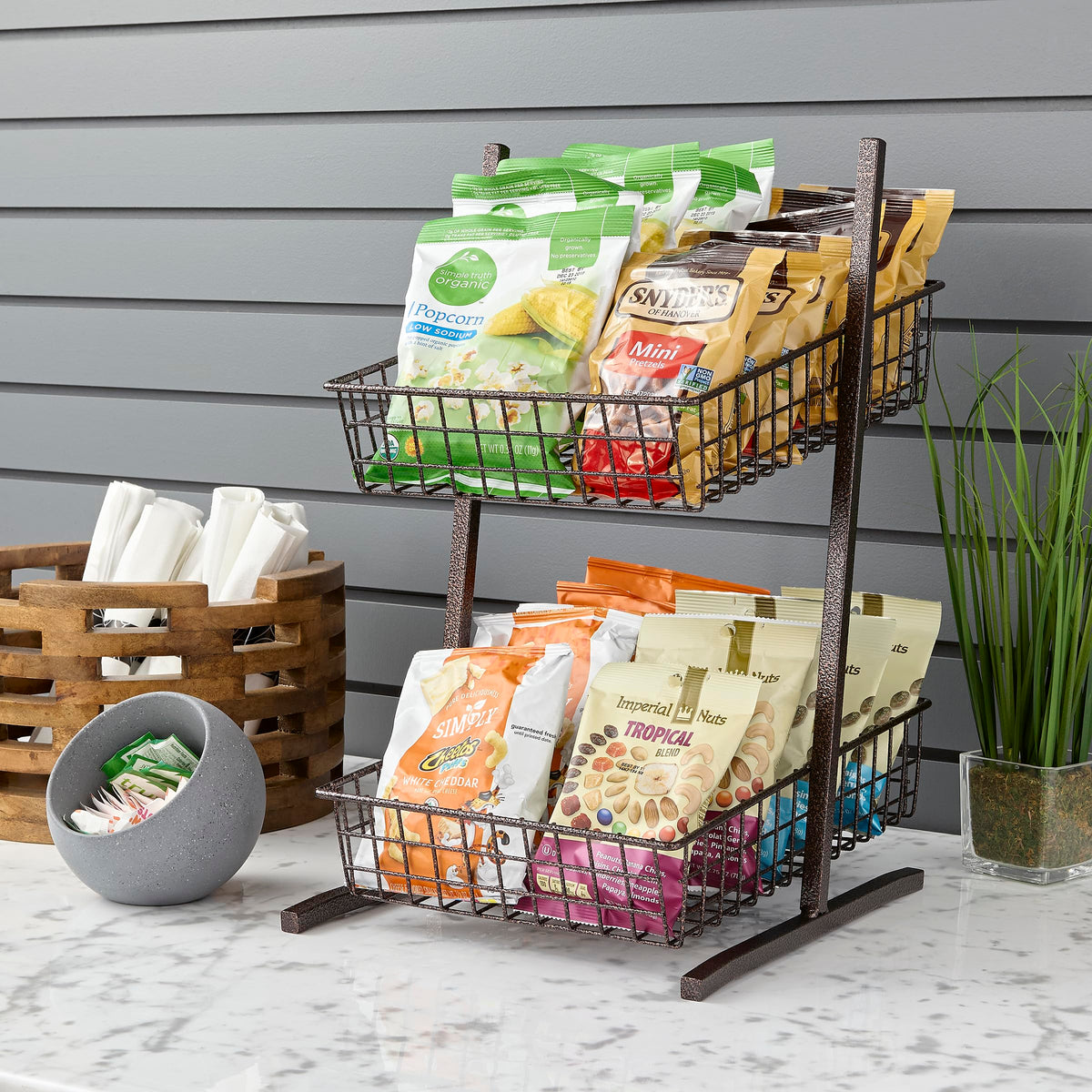 Countertop Merchandising Stand by HUBERT – Wire, Espresso, Model WCH0276