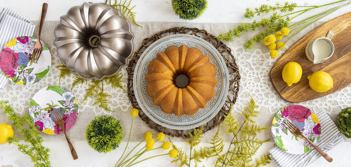Nordic Ware Toffee / 12-Cup (Pack of 3) / Copper Original Bundt® Pan Bundt Pans