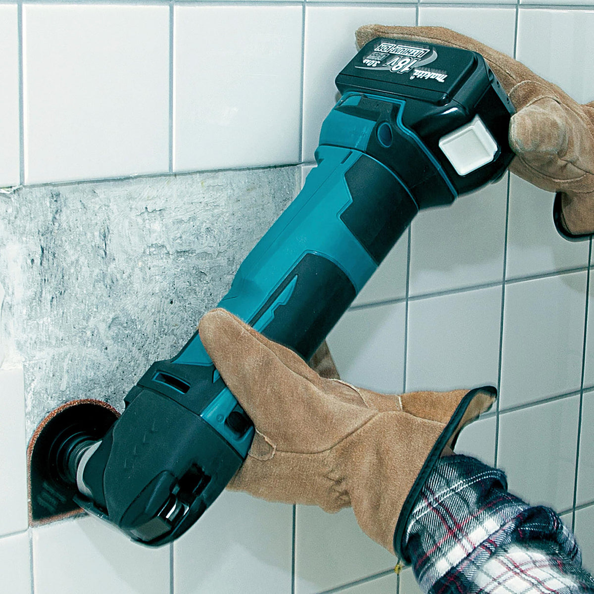 Multi Tool 18 Volt Bare Unit by Makita – Plastic, White, Model DTM51Z