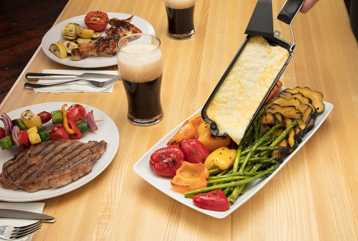 BBQ Cheese Melt Pan by Cuisinart – 1l, 1.0 liters, 70% Steel, 30% Plastic, Black, Model CCMP-203