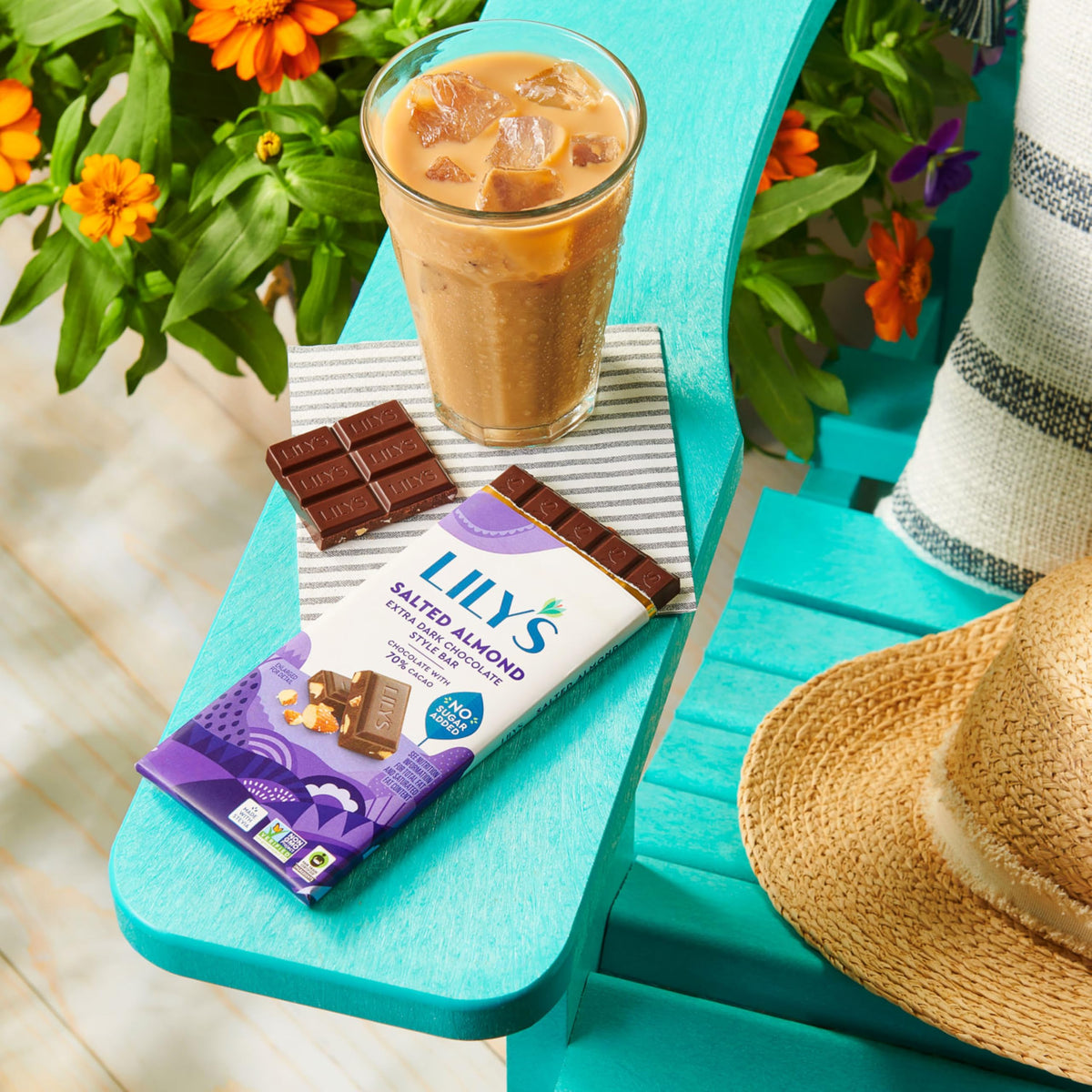 Lily's Salted Almond Dark Chocolate Bar / 2.8 Ounce (Pack of 12) / Chocolate Bar Candy & Chocolate Bars