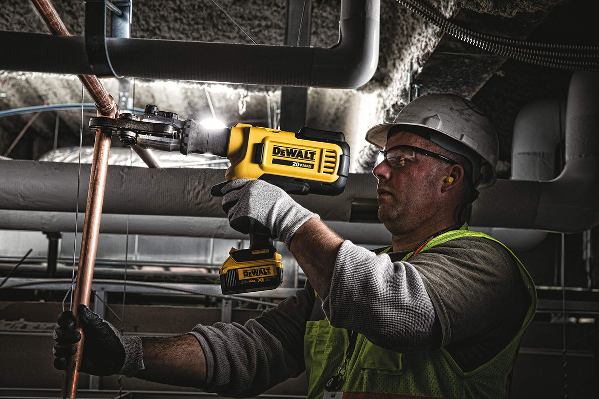 20V MAX* Pipe Crimping Tool Kit () by DEWALT – One Size, Blend, Multi, Model DCE200M2