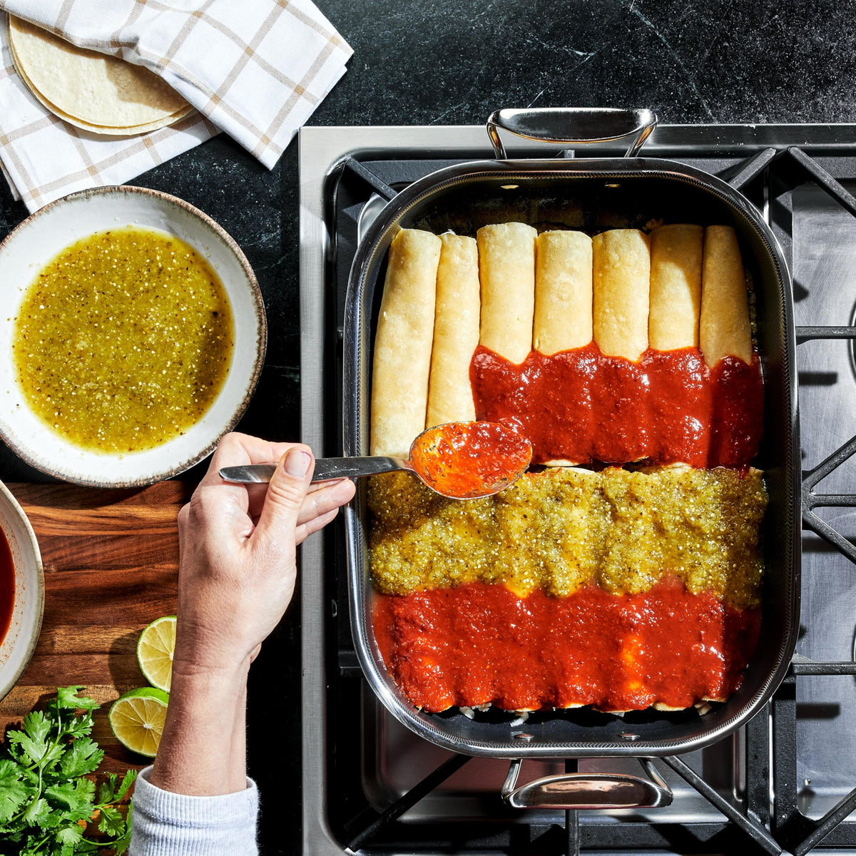 HexClad Hybrid Roasting Pan with Rack, 14 x 10 Inch Rectangular, Black