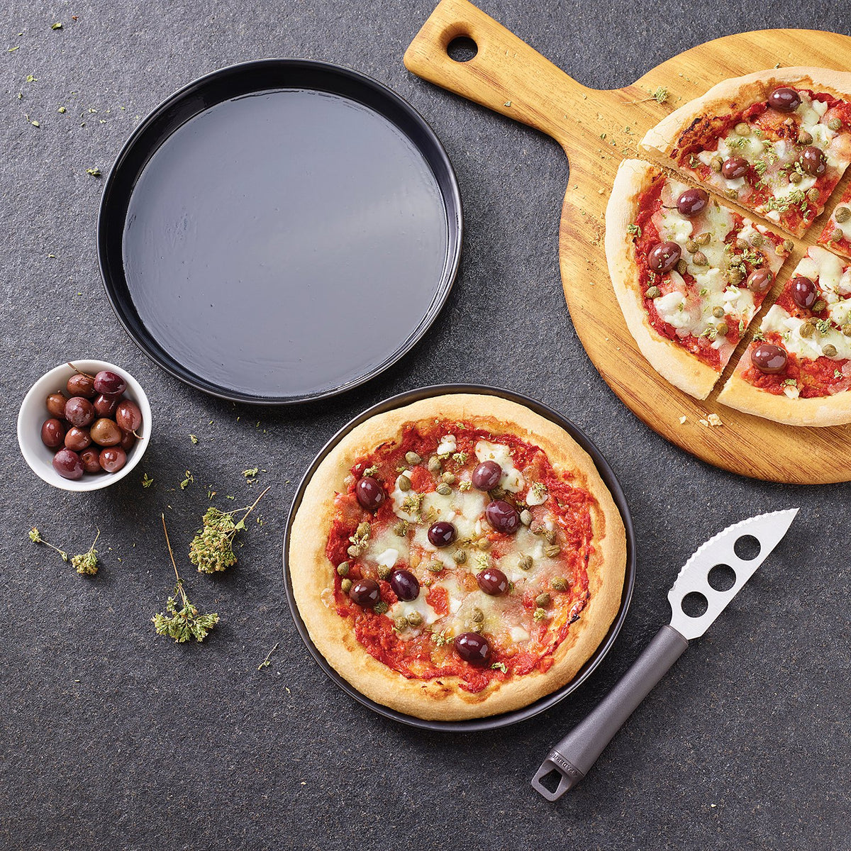 Iron Pizza Pan 24 cm by PADERNO – 22, 24 cups, Alloy Steel, Blue, Model 11740-24