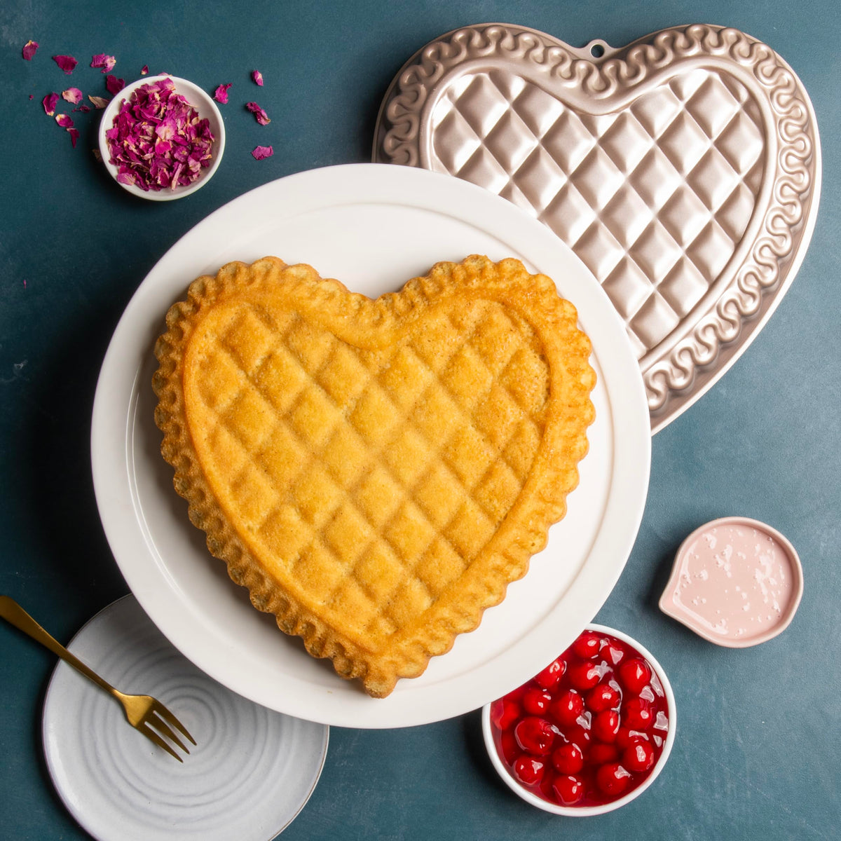 Formed Quilted Heart Pan by Nordic Ware – 9 Cup, 9.0 cups, Aluminum, Golden Hour, Model 31822