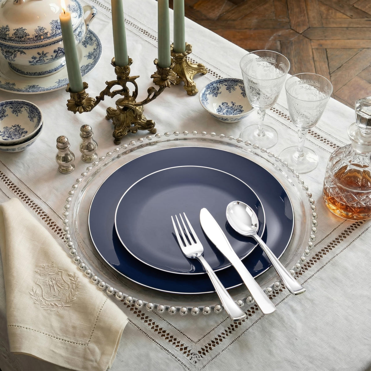 KIRE Plastic Plates, 200 Count with Silver Rim, Navy Blue