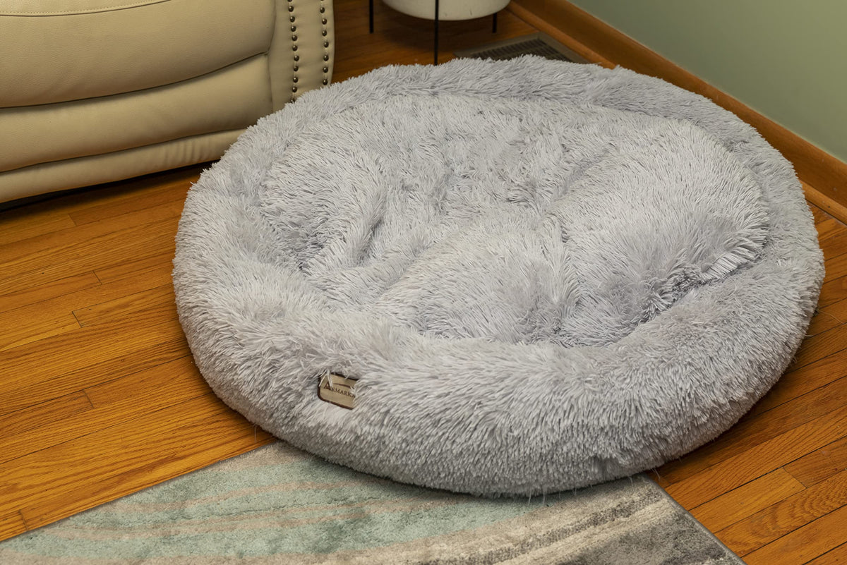 Extra Large by Armarkat – Extra Large, Soft plush, Silver gray, Model C71NHS