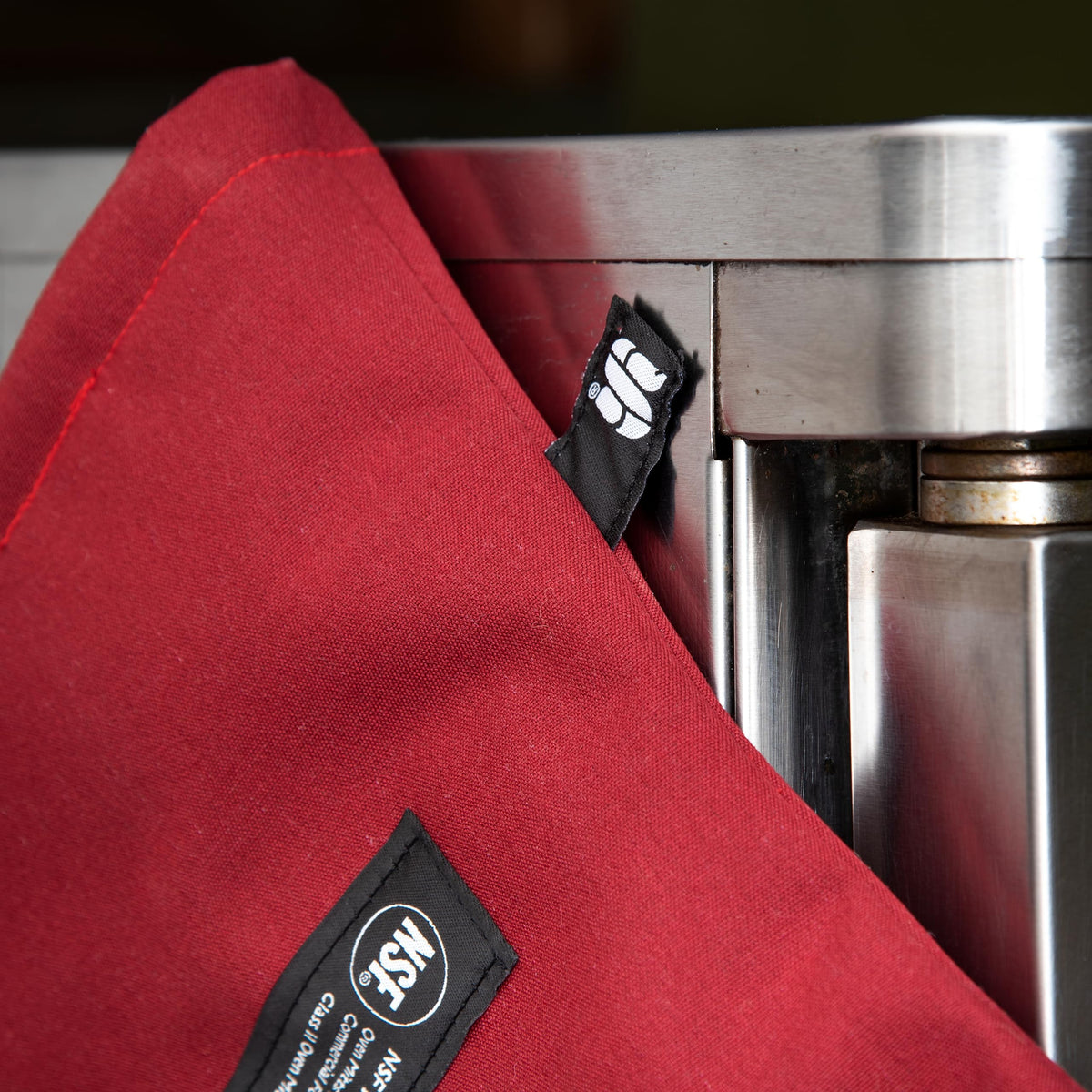 San Jamar 15" / Conventional / Red Oven Mitts