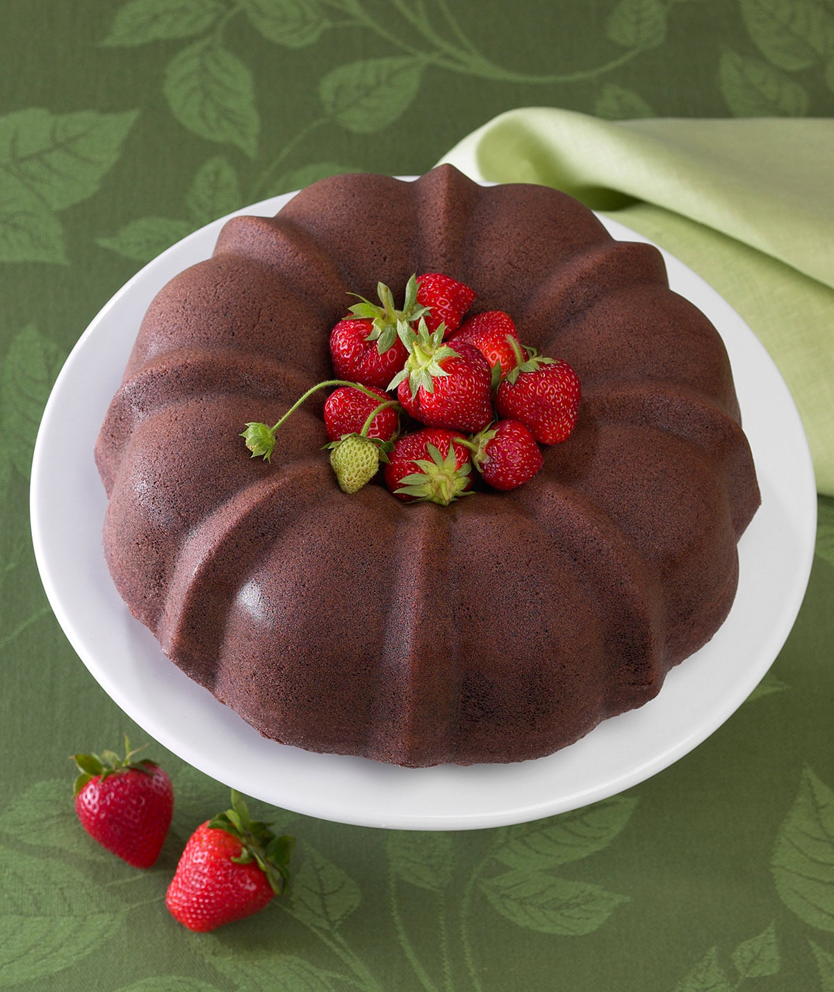 ProForm Bundt by Nordic Ware – 12 Cup, 12.0 cups, Aluminum, Silver, Model 50342