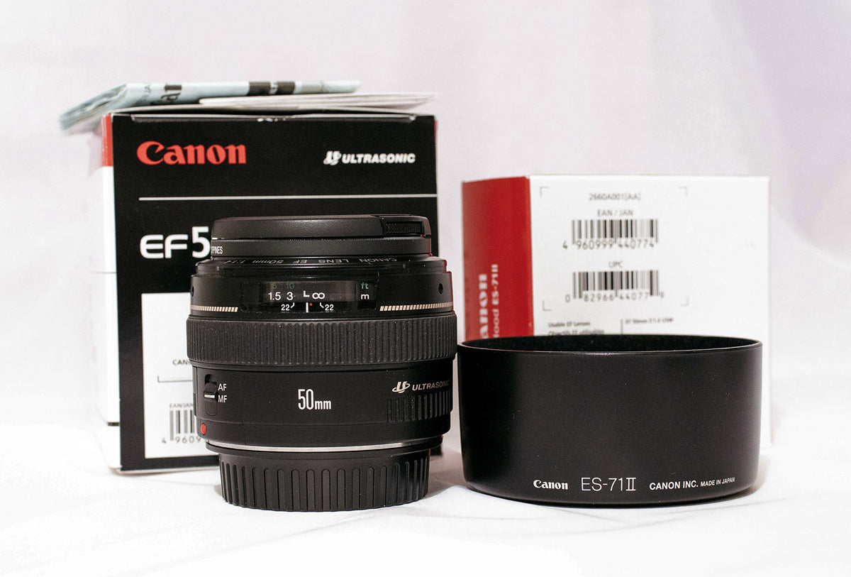 Canon Black / Camera + Telephoto Lens / Base DSLR Cameras