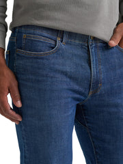 Men's Extreme Motion Regular Straight Jean with Cool Temp by Lee – Cotton Blend, Stronghold, Model 112377884
