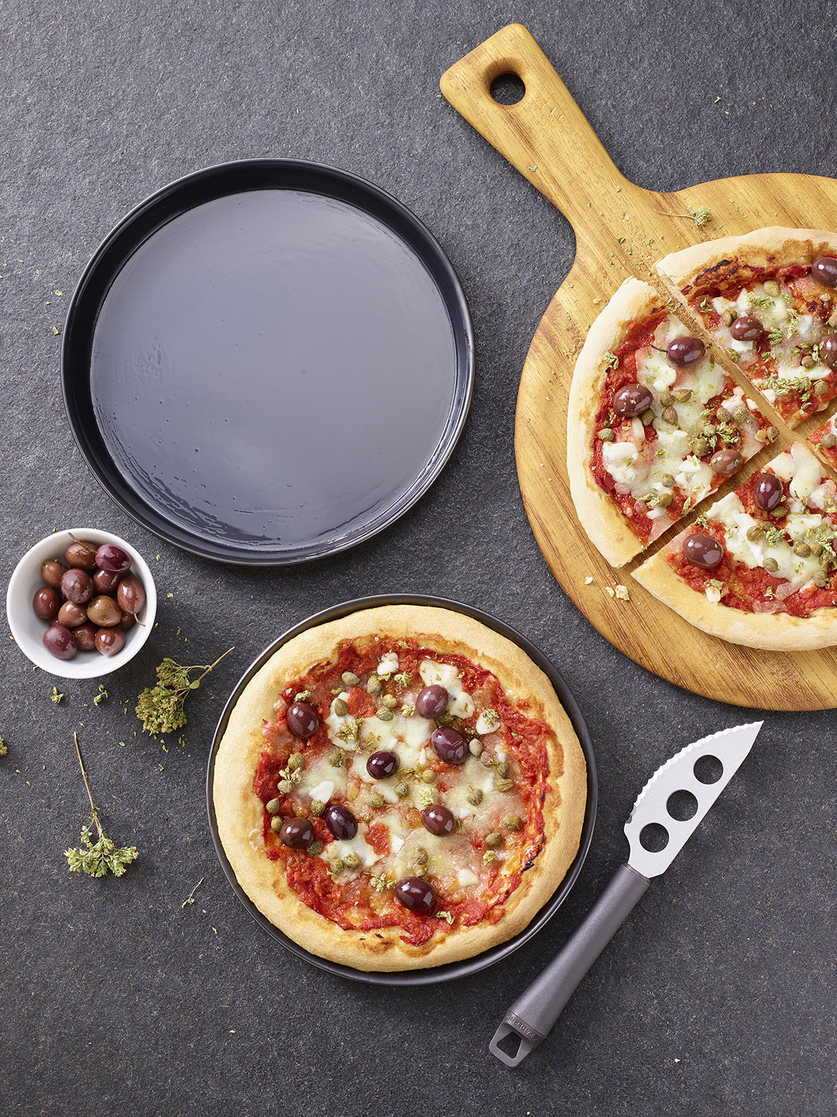 with Iron Pizza Pan by PADERNO – 32, 32 cups, Alloy Steel, Black, Model 11740-32