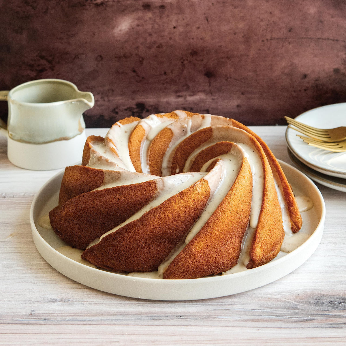 Nordic Ware Silver / Pan / 10 Cup Bundt Pans