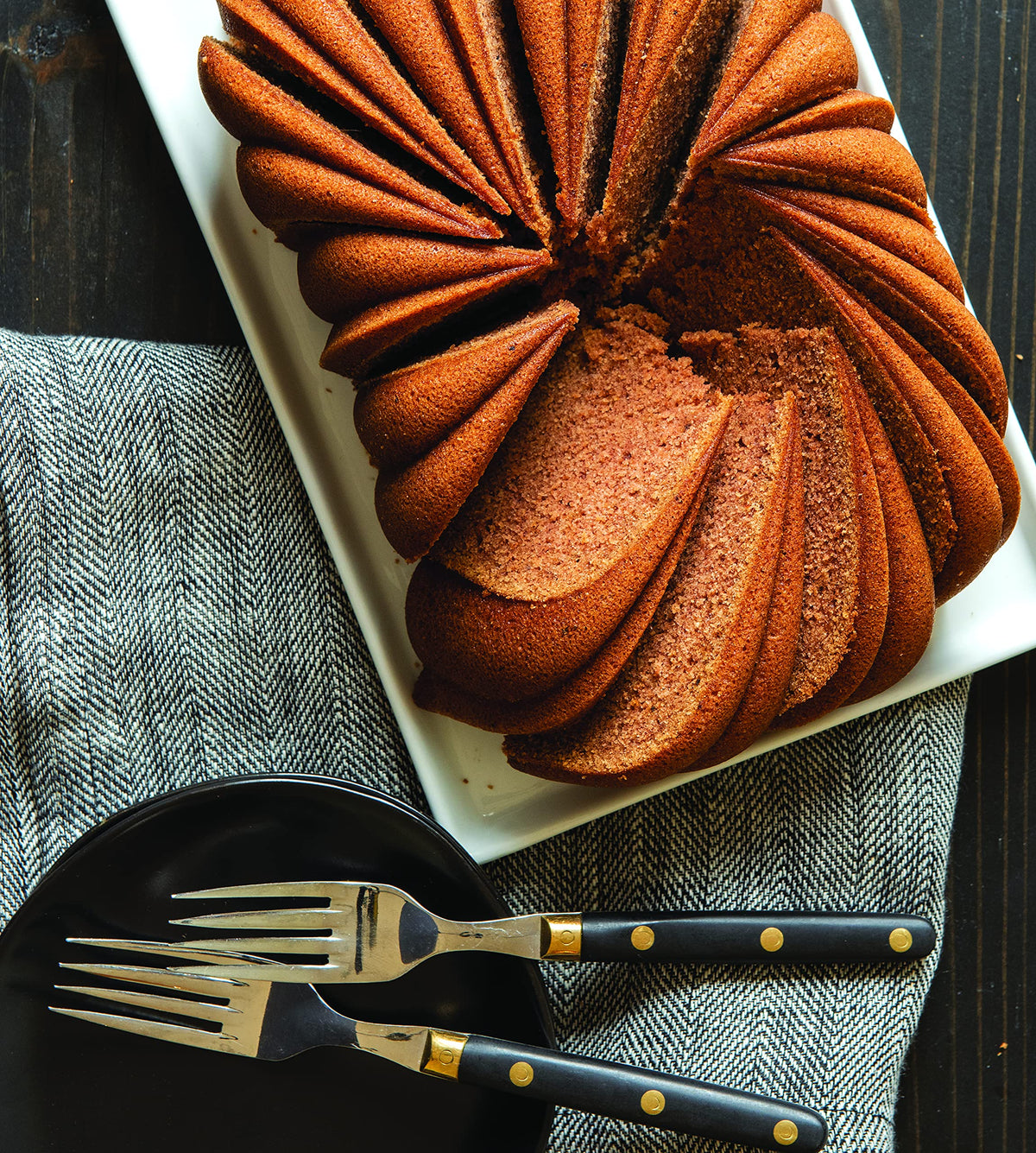 Classic Fluted Loaf Pan by Nordic Ware – 6 Cup, 6.0 cups, Aluminum, Gold, Model 81677