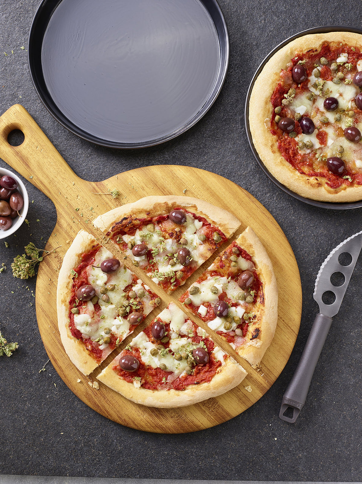 with Iron Pizza Pan by PADERNO – 32, 32 cups, Alloy Steel, Black, Model 11740-32