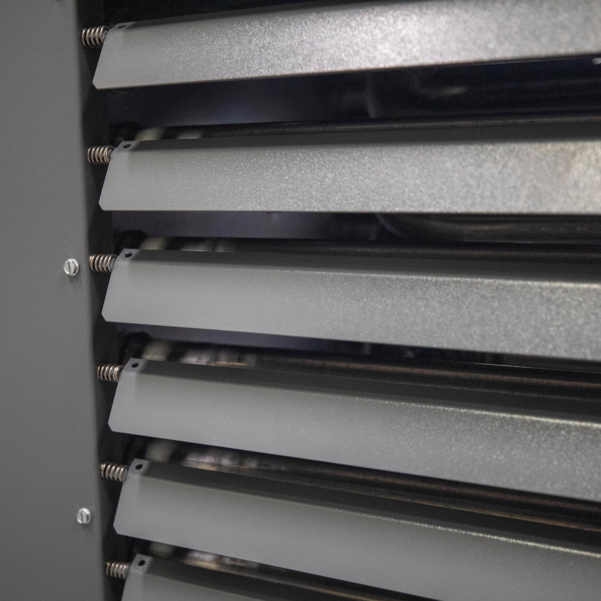 200,000 BTU Big Maxx Natural Gas Forced-Air Unit Heater by Mr. Heater – 199996, powder coated carbon steel, Grey, Model F263063